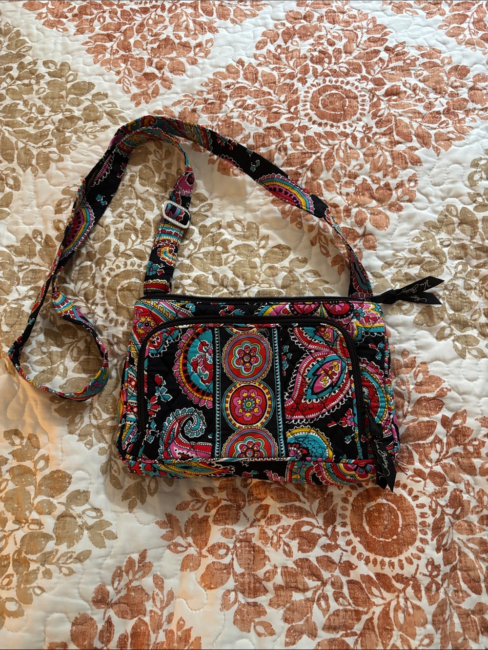 Vera Bradley Black Paisley Print Purse!